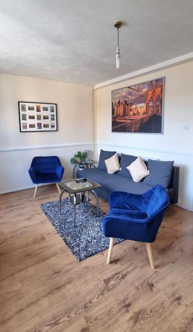 Large Duplex In Bermondsey * Londen