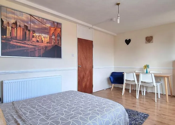 Large Duplex In Bermondsey